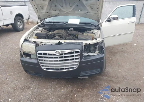 2010 Chrysler 300 Touring z USA, uszkodzony, nr VIN 2C3CA4CD7AH198657